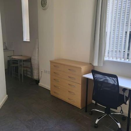 Lovely Spacious Studio Flat In City Centre. Birmingham Kültér fotó